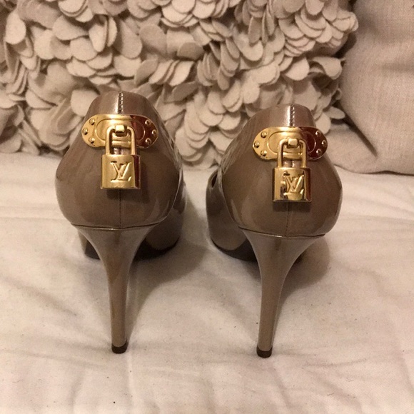 Louis Vuitton Shoes - Picture 3 of 5